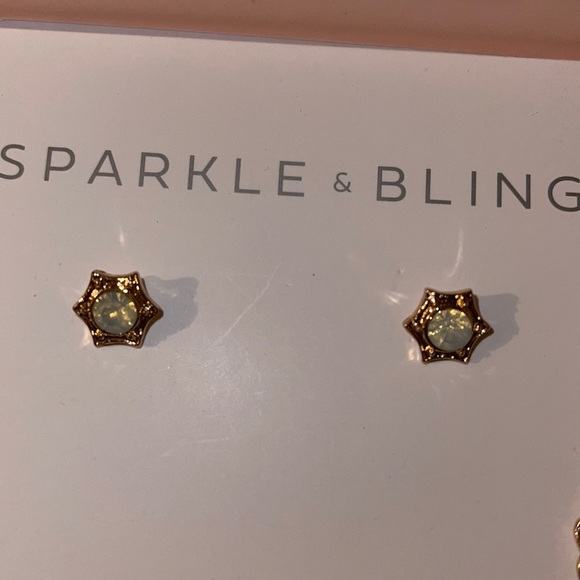 NIB- Sparkle & Bling Faux Rhinestone/Lab Created Blue Stone Necklace/Earring Set - Picture 3 of 5